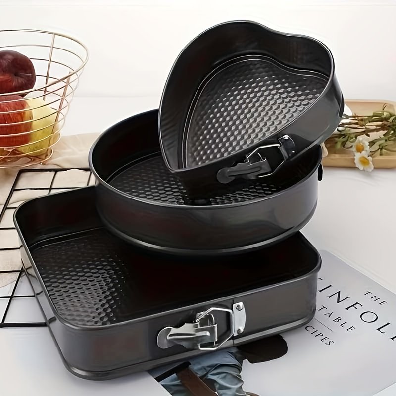 3pcs Square & Round Heart Multi-Size Carbon Steel Removable Bottom Cake Molds, High-Temperature Resistant and Easy to Clean. Suitable for Home Use, and for Holidays Such as Halloween, Christmas, and Valentine's Day - Image 3