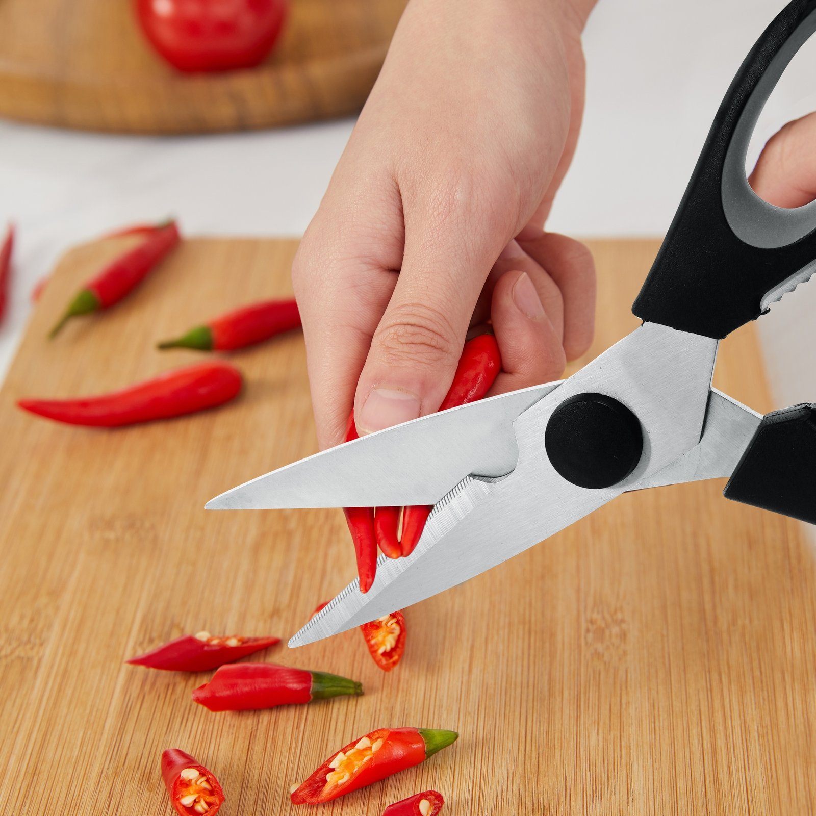 Damascus Patterned Stainless Steel Knife Set, Professional Kitchen Knife Collection, Chef'S Knife, Slicing Knife, Peeler, And Scissors, Made of High-Carbon Stainless Steel with Ultra-Sharp Blades, Featuring Non-Stick Ergonomic ABS Handles, Perfect for Home Use, Travel, And As a Gift Set. - Image 8