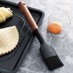 Heat-Resistant Silicone Baking & Grilling Brush with Wood Handle & Hang Hole - Non-Stick Pastry Brush Suitable for Butter, Oil, Sauces - Ideal for Pancakes, Waffles, Cakes, BBQ,, Grill - Cooking Brush (Heatproof)