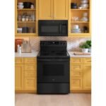 GE 30" Free-Standing Electric Convection Range GRF600AVBB - Image 4